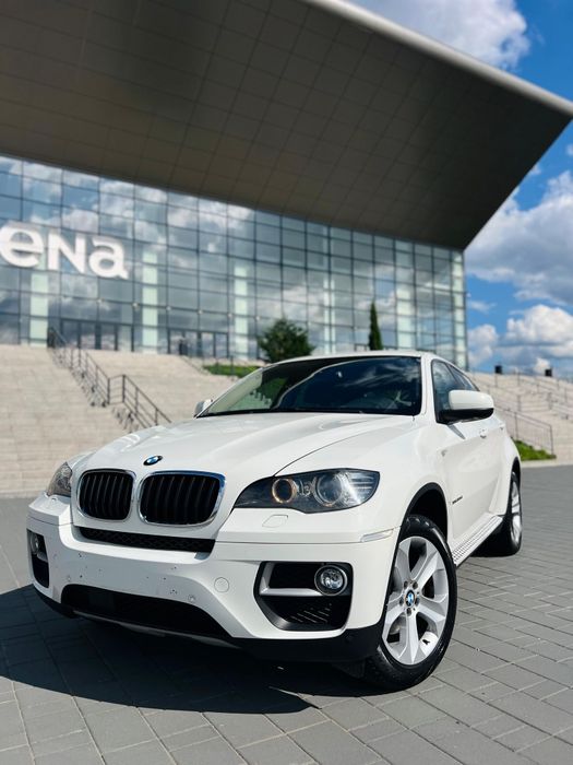 Vând autoturism x6 Alb servis făcut in reprezentanta