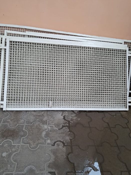 Продается железные решетки.