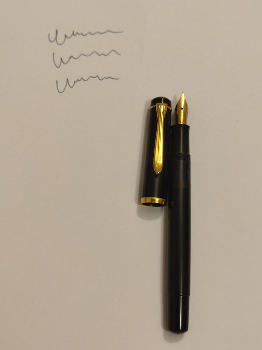 Stilou Pelikan M200  anii 1980 vintage piston unic in Romania