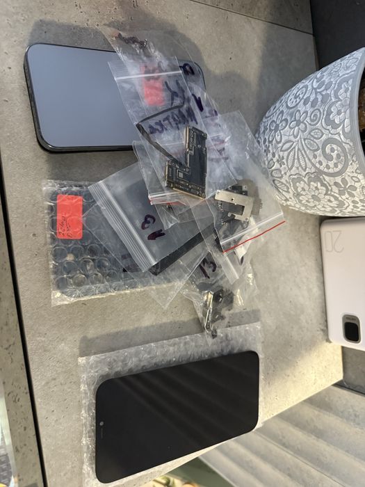 За Части Iphone 13 pro 12 pro Max