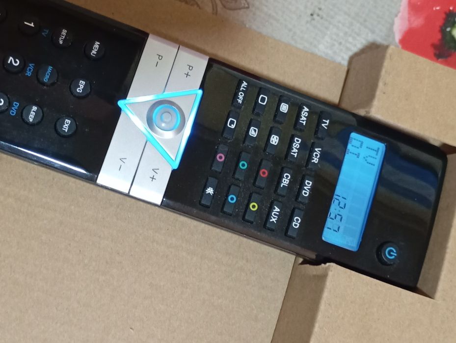 Telecomandă programabilă 8 în 1 Tevion MD83388