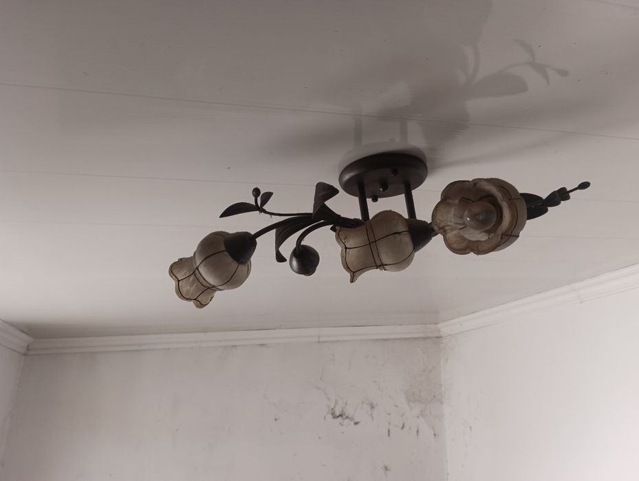 Люстра б/у отличном состоянии