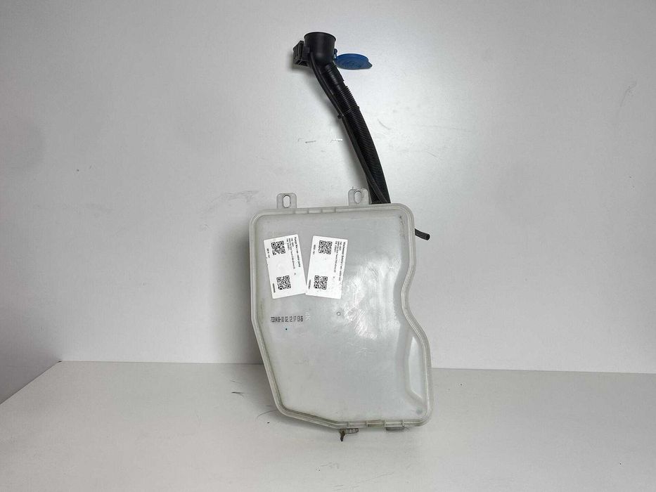 Казанче за течност за чистачки за BMW 2er F46