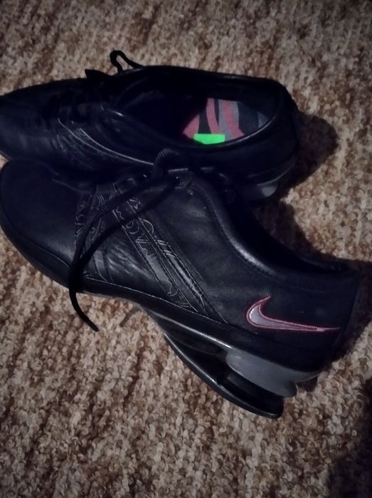 Интересни мокасини Найк н.38само за 8лв.