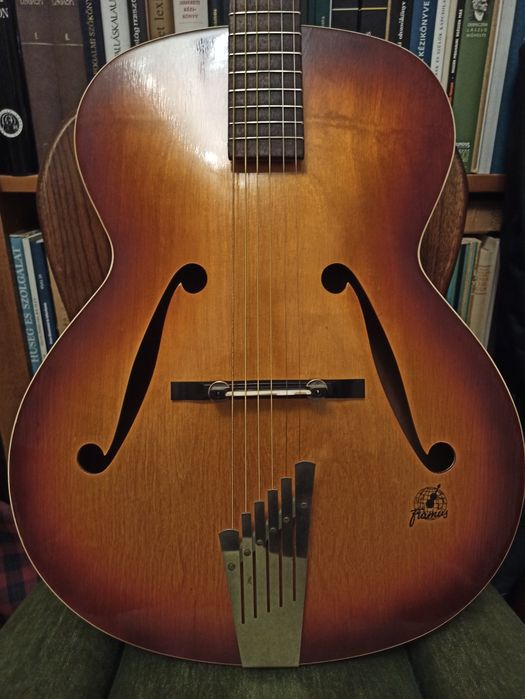 Chitara hollow body archtop jazz Framus Capri