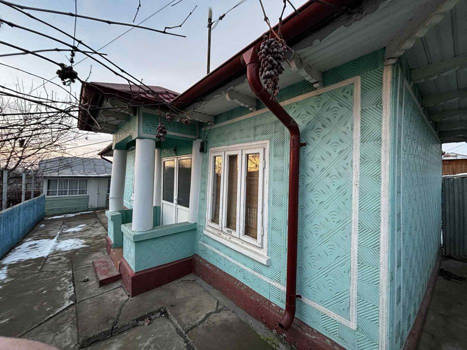 Casa batraneasca + teren Odaia Manolache