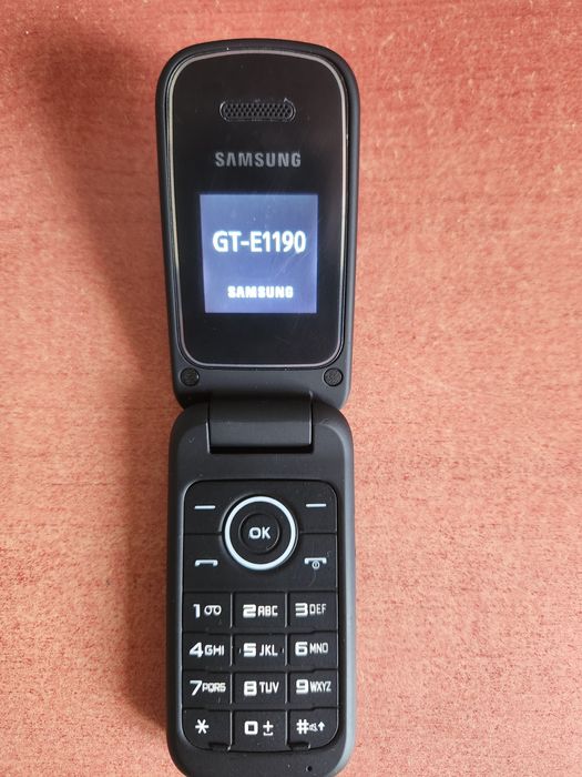 Telefon Samsung E1190 nou