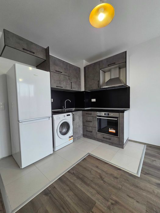 Дава се под наем Двустаен апартамент в София, Иван Вазов - 76 кв.м за 612 € - Снимка #2