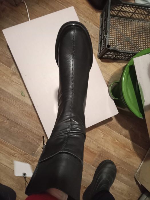 Продаю сапоги новые
