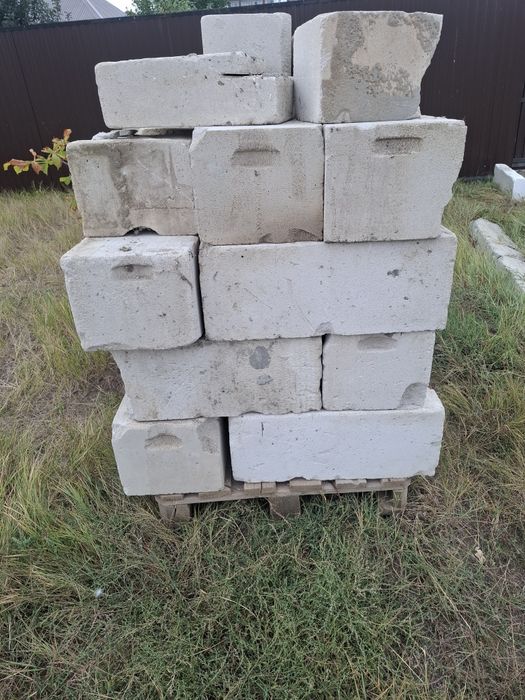 Продам кирпич газоблок остатки от стройки