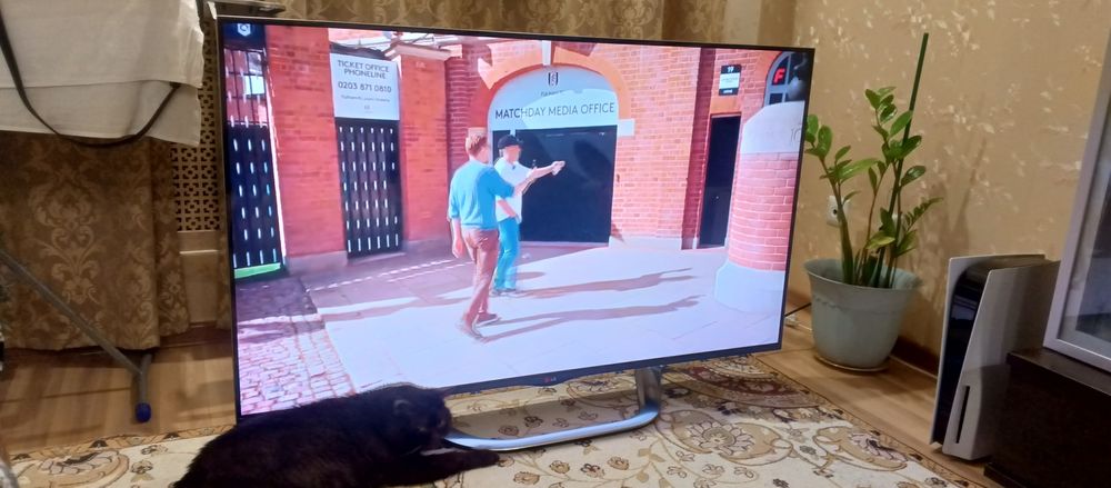 Смарт телевизор LG 55 (140см)