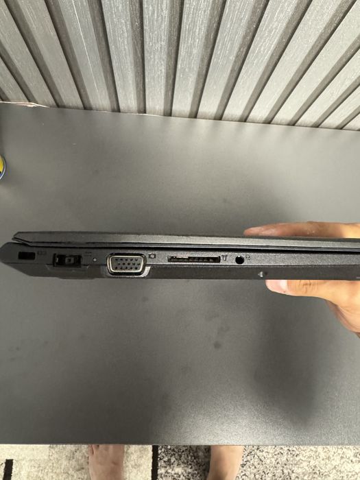 Vand laptop Lenovo E31-80 i3