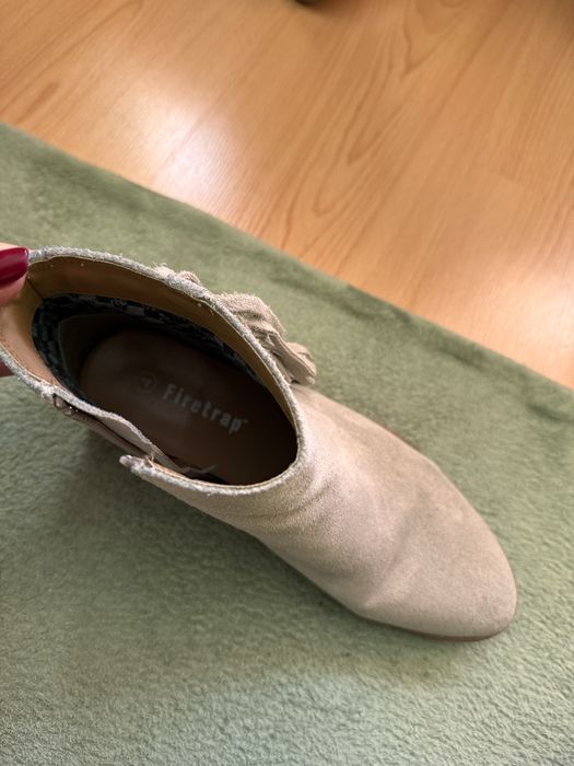 Бежови обувки на Firetrap