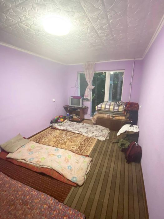 Срочно 1х 8микрарайоне Базар Прадаётся