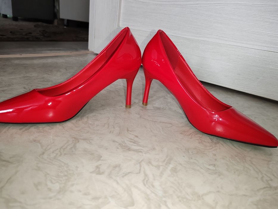 Продам новые туфли