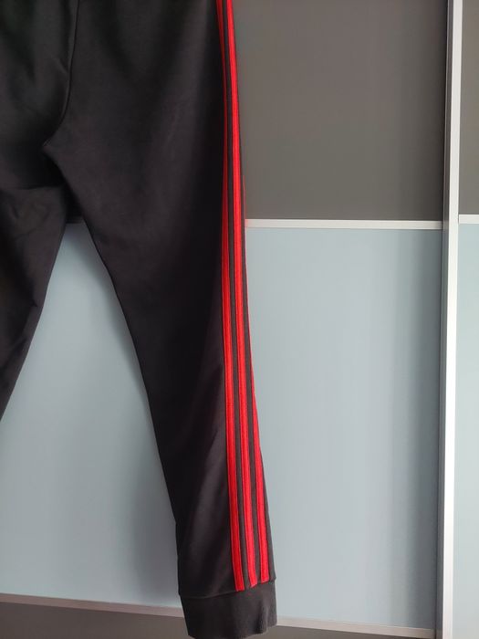 Pantaloni Adidas mărimea M