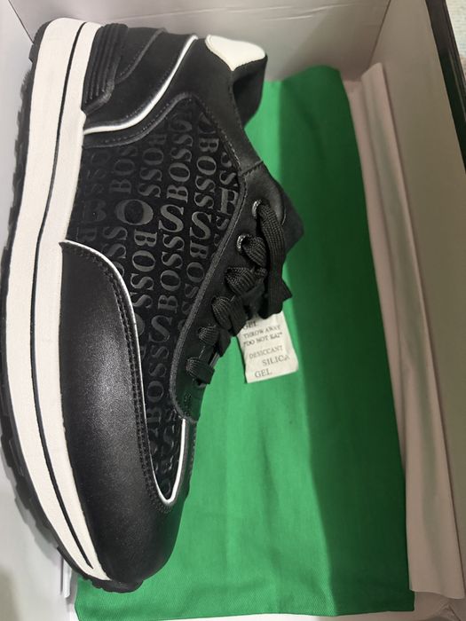 Продам осенние hugo boss