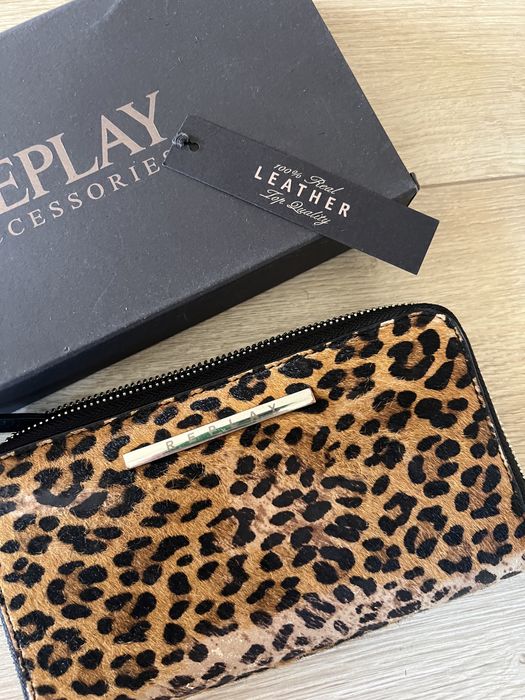 Портфейл Replay