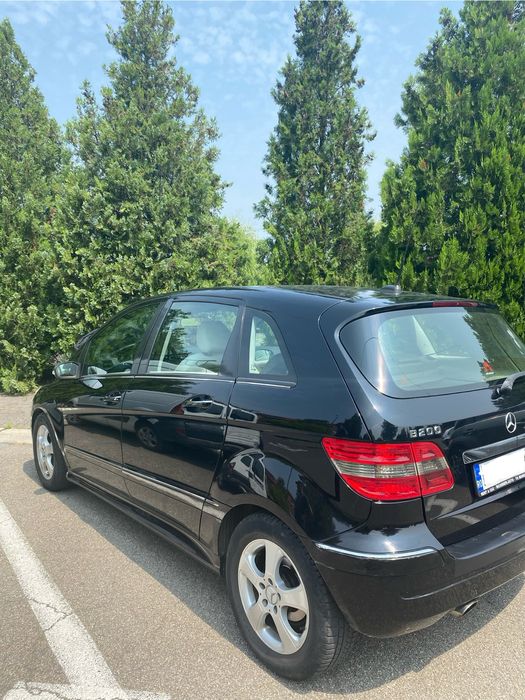 Vand Mercedes B200