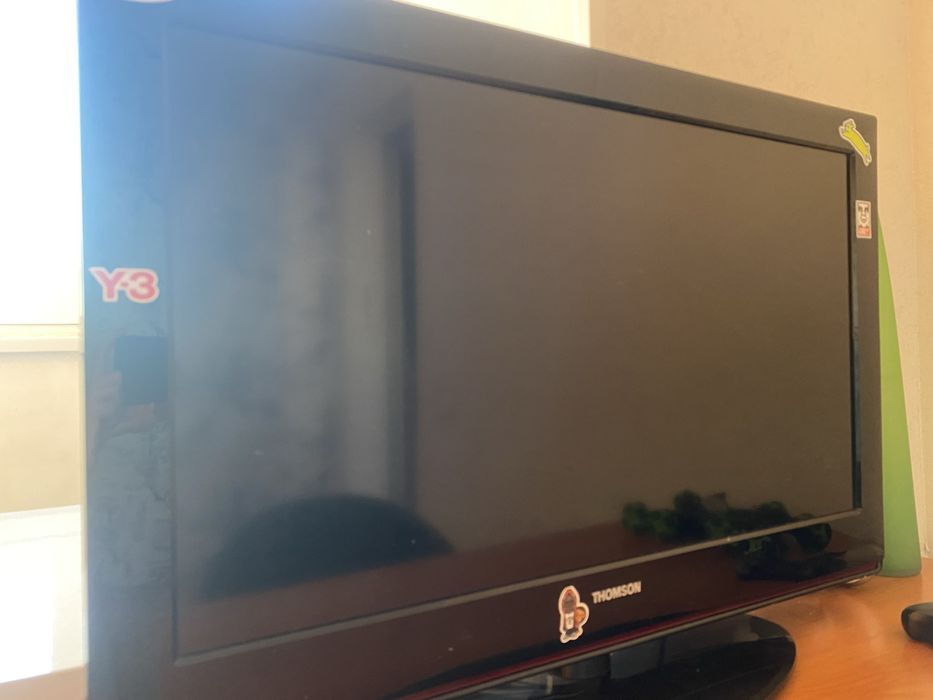 продаётся телевизор от компании THOMSON