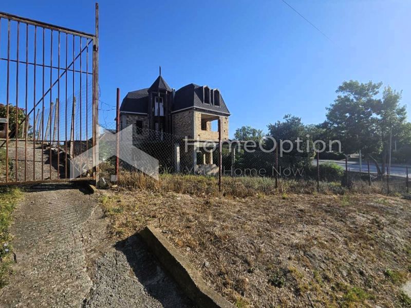 Продава атрактивен парцел /УПИ/ в село Тополи - Варна