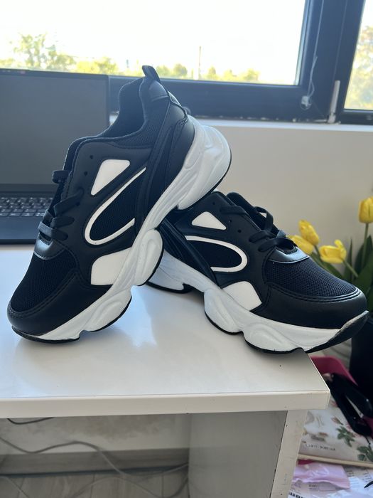 Чисто нови маратонки