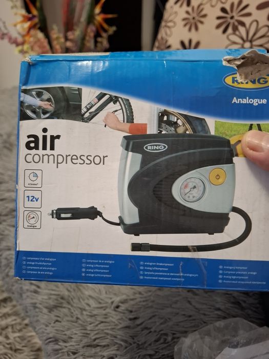 Vând compresor auto.