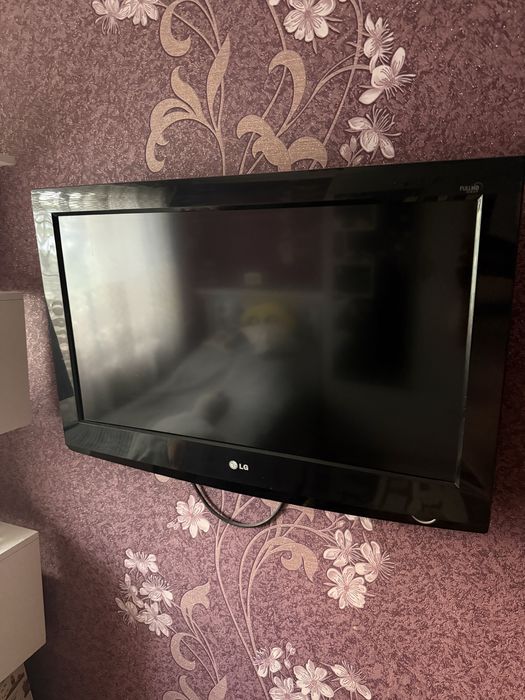 Продам телевизор LG