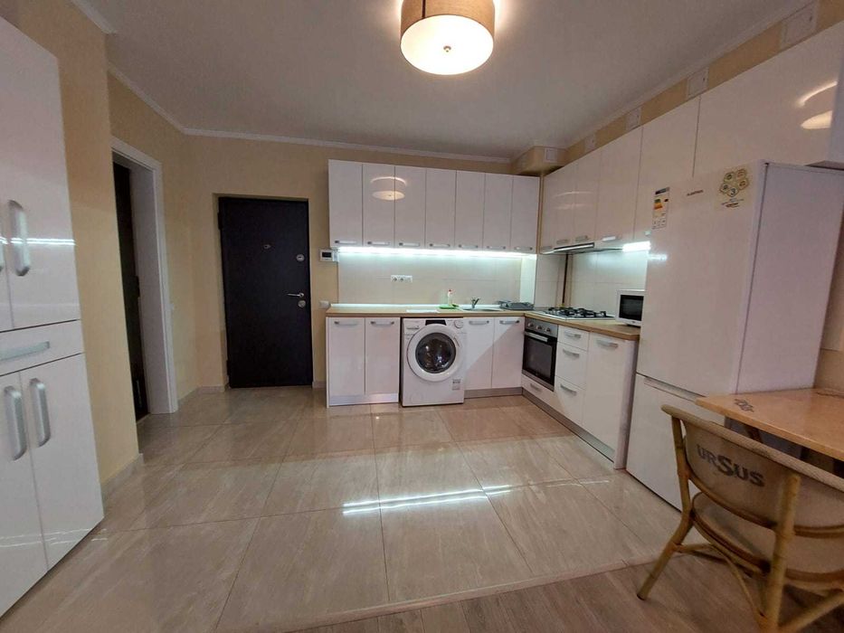 Inchiriez apartament finisat modern - Zona Vivo, Metro