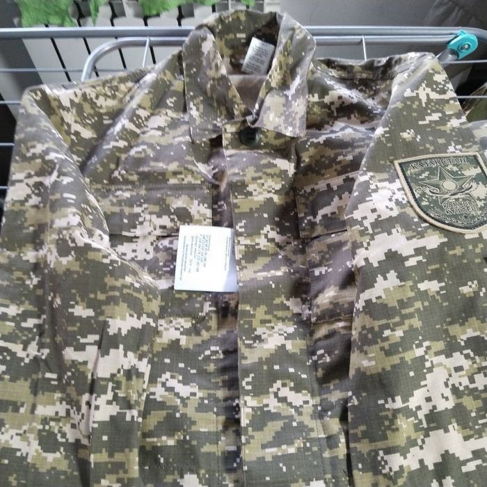 Продам форму (камуфляж)