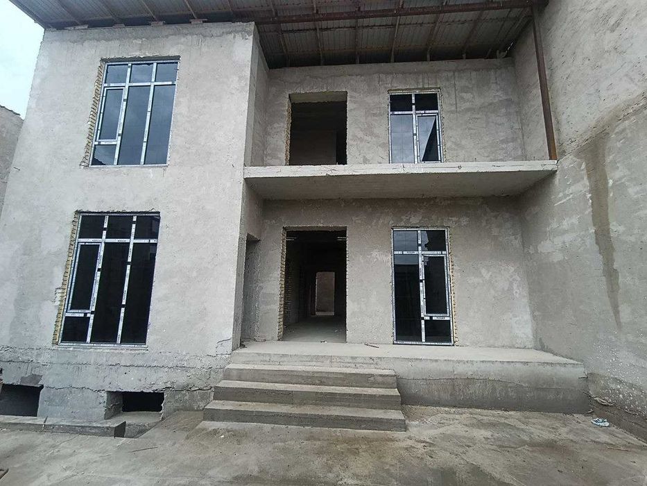 Продается коттедж на участке 2 сотки.