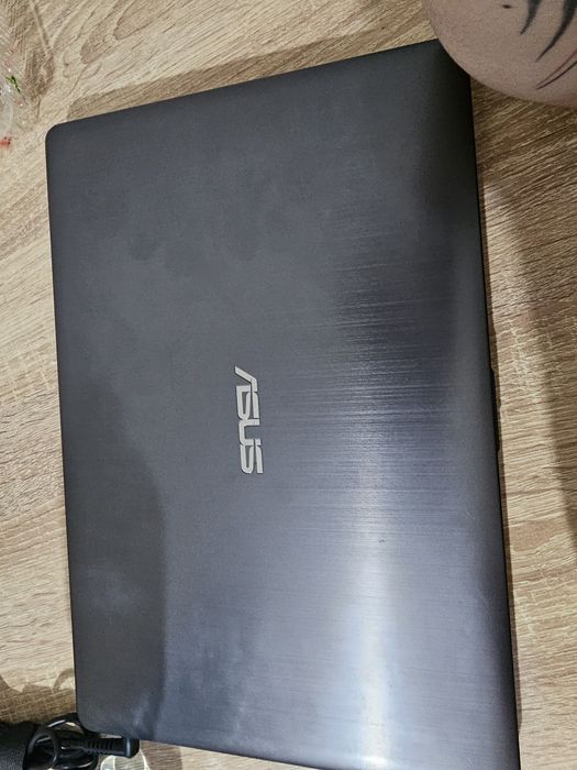 Продаю ноутбук asus
