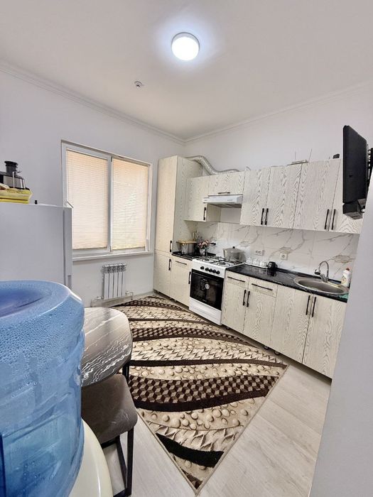 Olmos navostroyka sotiladi. 70m²