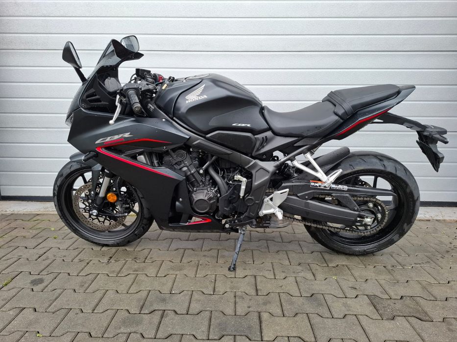 Moto M Parts Ploiesti vinde Honda Cbr 650 r model 2024 e-clutch. 35 kw