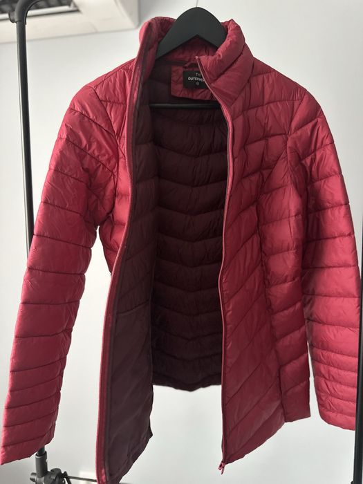 Шушлеково яке  тъмно червено