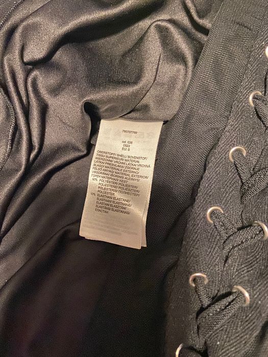 Рокля  черна Review