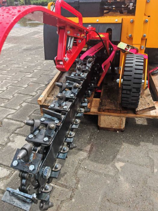 Închiriem toată gama de utilaje de săpat șanțuri Ditch Witch