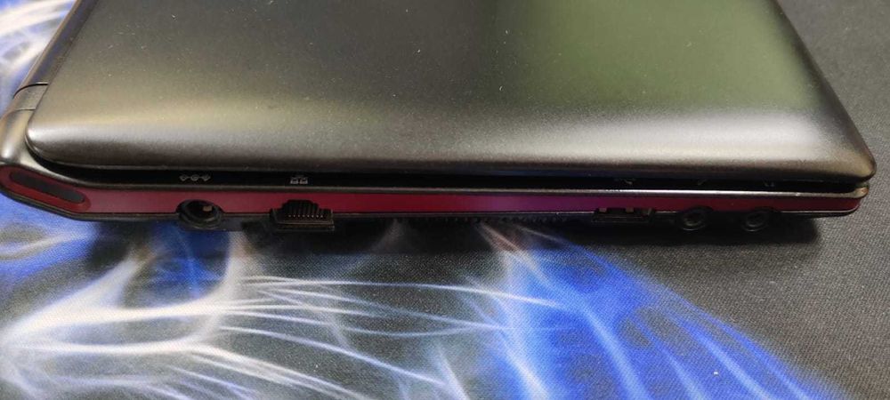 Нетбук Samsung NP-N145 Plus