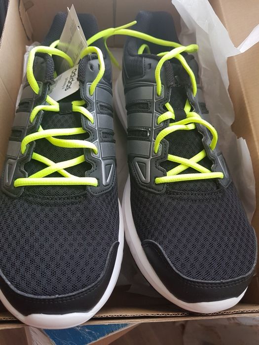 Adidasi barbati marca Adidas