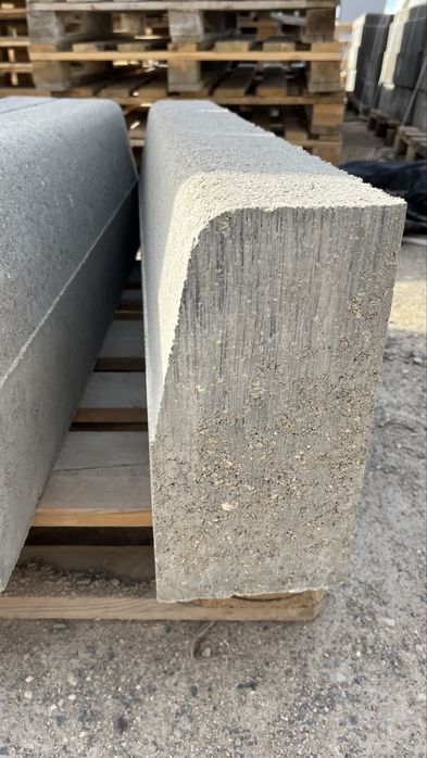 Бордюр, Пресованный бордюр