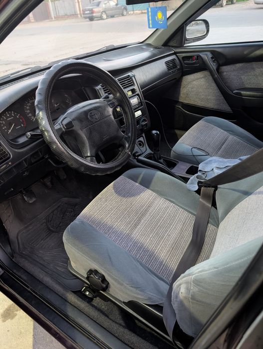 В рассрочку Тоиота Карина Е