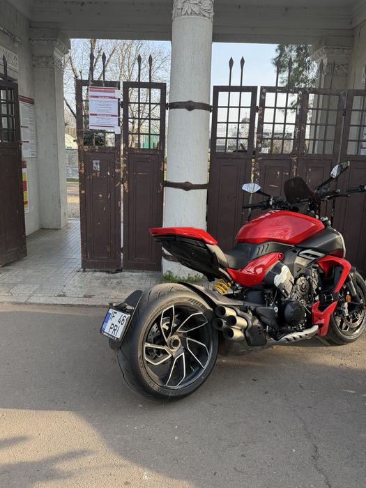 Ducati diavel  v4