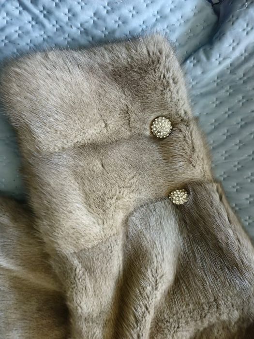 Продам Норковую шубу