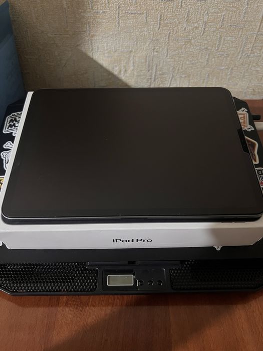iPad Pro 11” (2nd Gen) | 128GB | Wi-Fi | Как новый + подарок