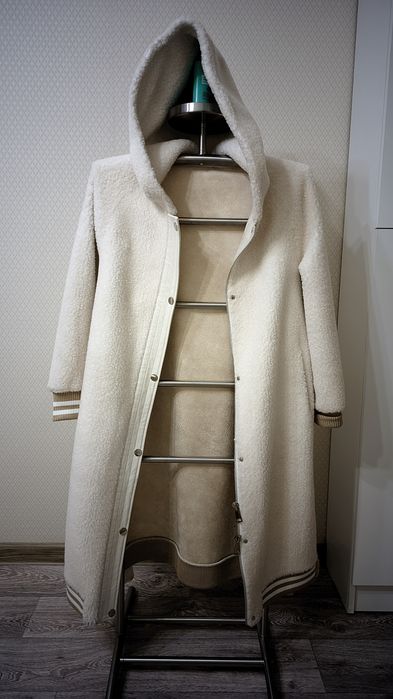 Продаю зимнее белое пальто