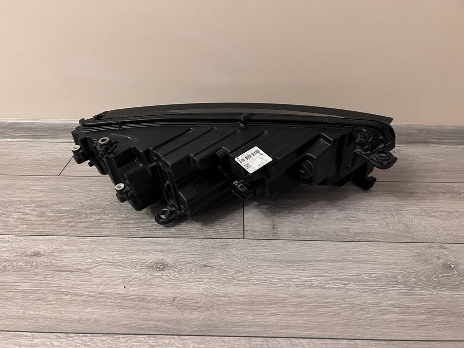 Far stanga Led Skoda Octavia 4, Original, De Europa, Cod 5E4941015