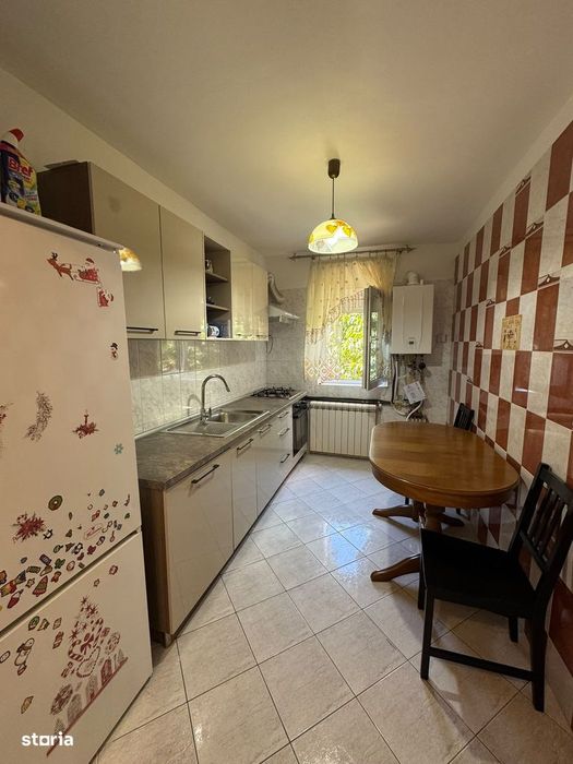 De inchiriat apartament 3 camere decomandat,zona Piata Mare 270€/luna