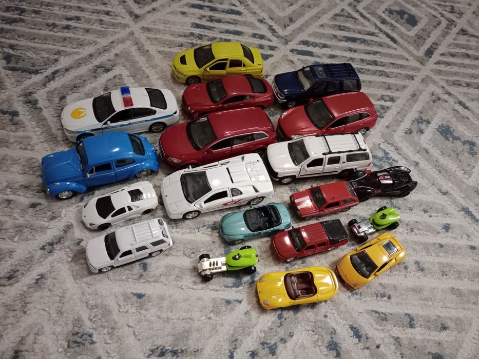 Машинки игрушки продам