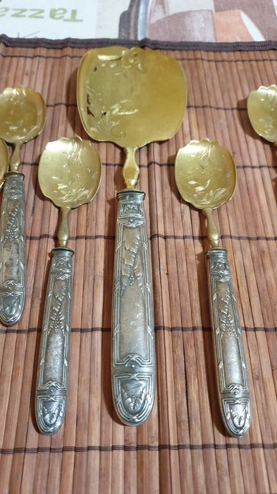 Комплект антични френски сребърни лъжици Минерва