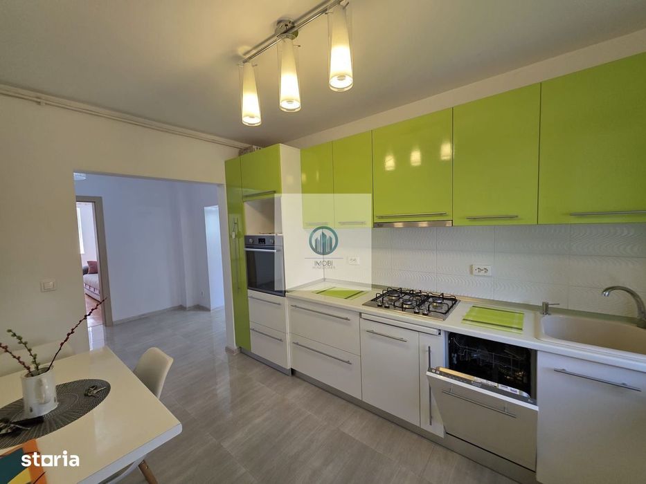 Apartament 3 camere decomandat SU 78 mp renovat - Deva, Str. Carpati